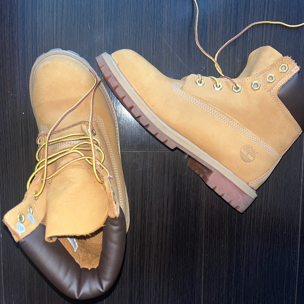 Timberland wheat/ brown boots